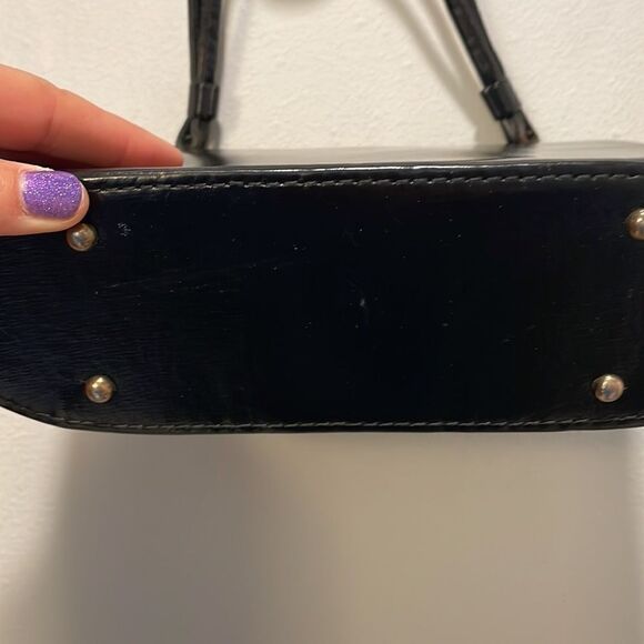 Womans vintage black leather handbag - Picture 10 of 16